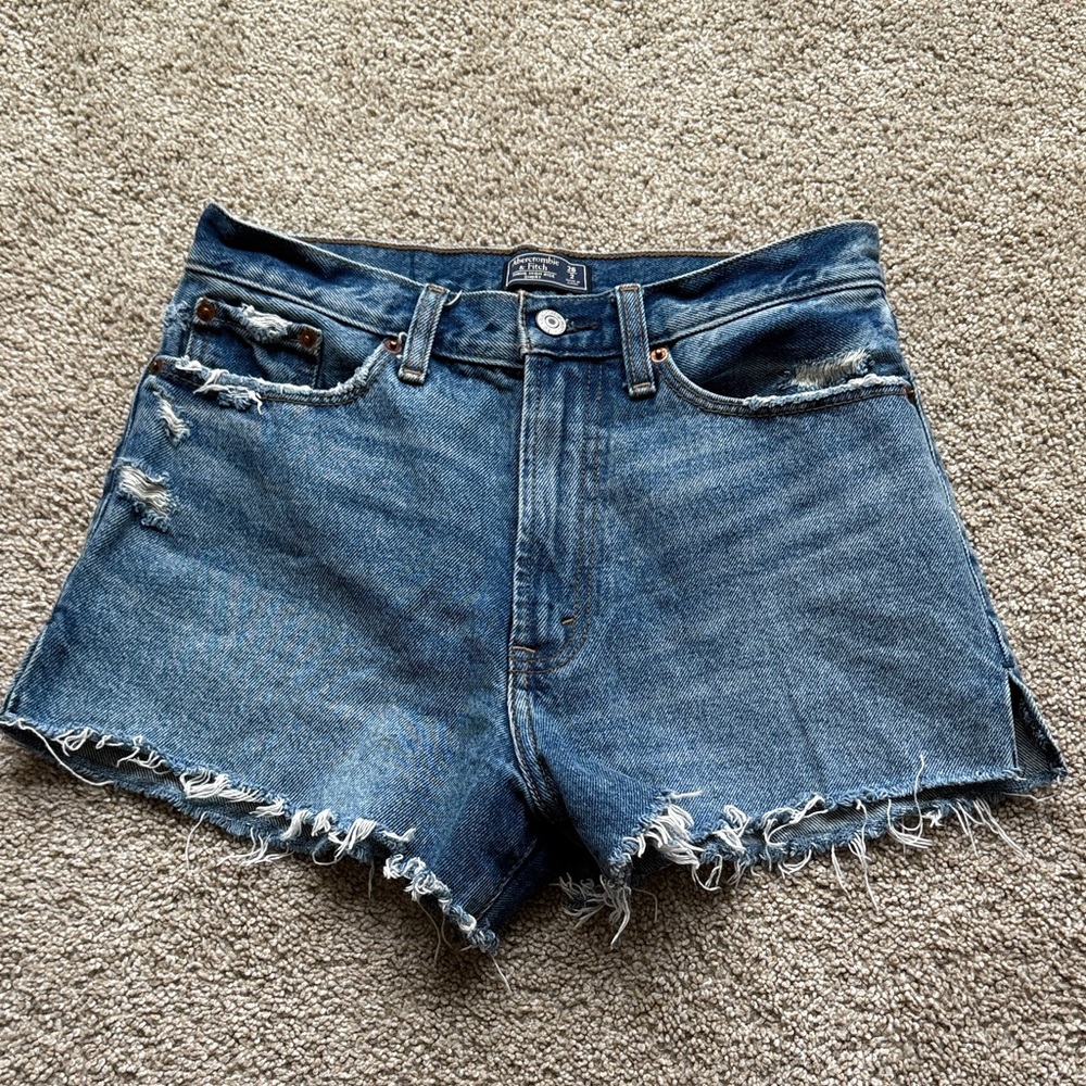 Abercrombie & Fitch Women’s Size 26 Annie Hi Rise Distressed Cut Off Jean Shorts